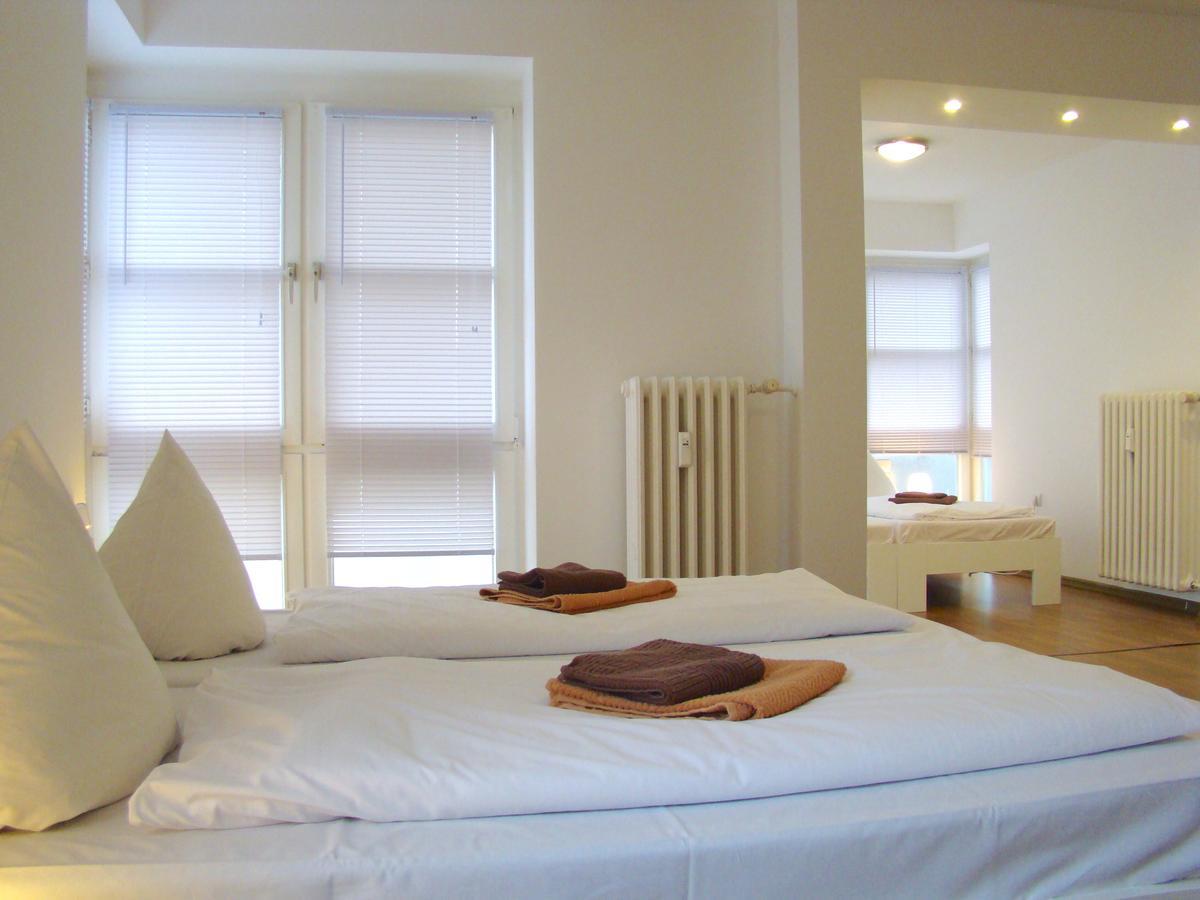 Rooms&apartment Near Zoologischen Garten Hostel